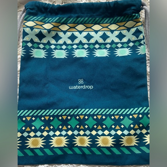 Waterdrop backpack. Drawstring adjustable straps. Water resistant. - Picture 2 of 6